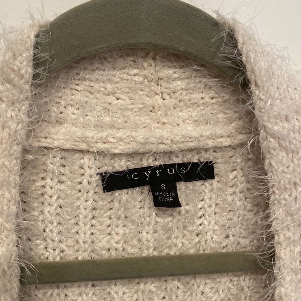 Cyrus Open Sweater With Pockets - Picture 3 of 5